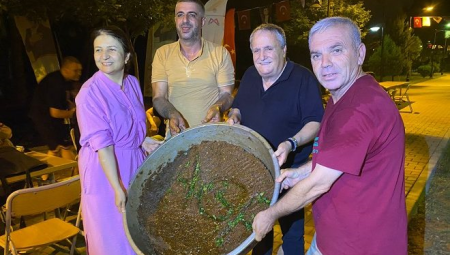 Adıyamanlı Hacı Sarıdoğan’dan gazetecilere çiğköfte şov