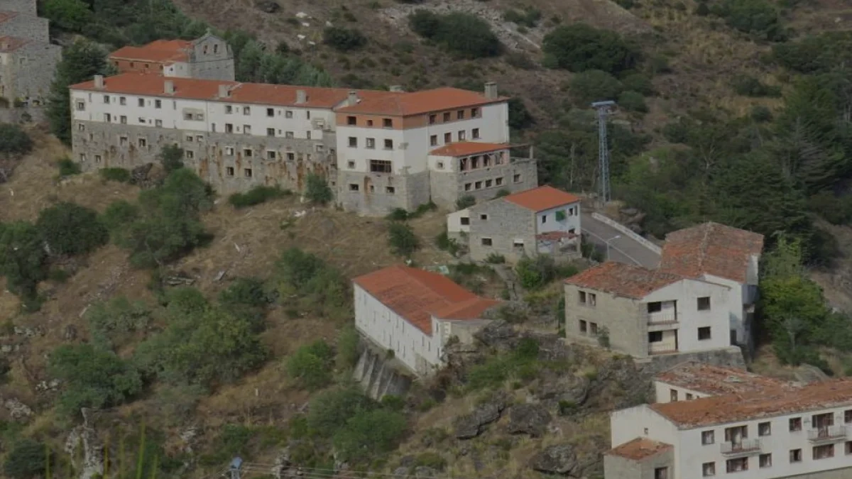 ABD vatandaşı İspanya'da terk edilmiş köyü tatil kompleksine çevirecek