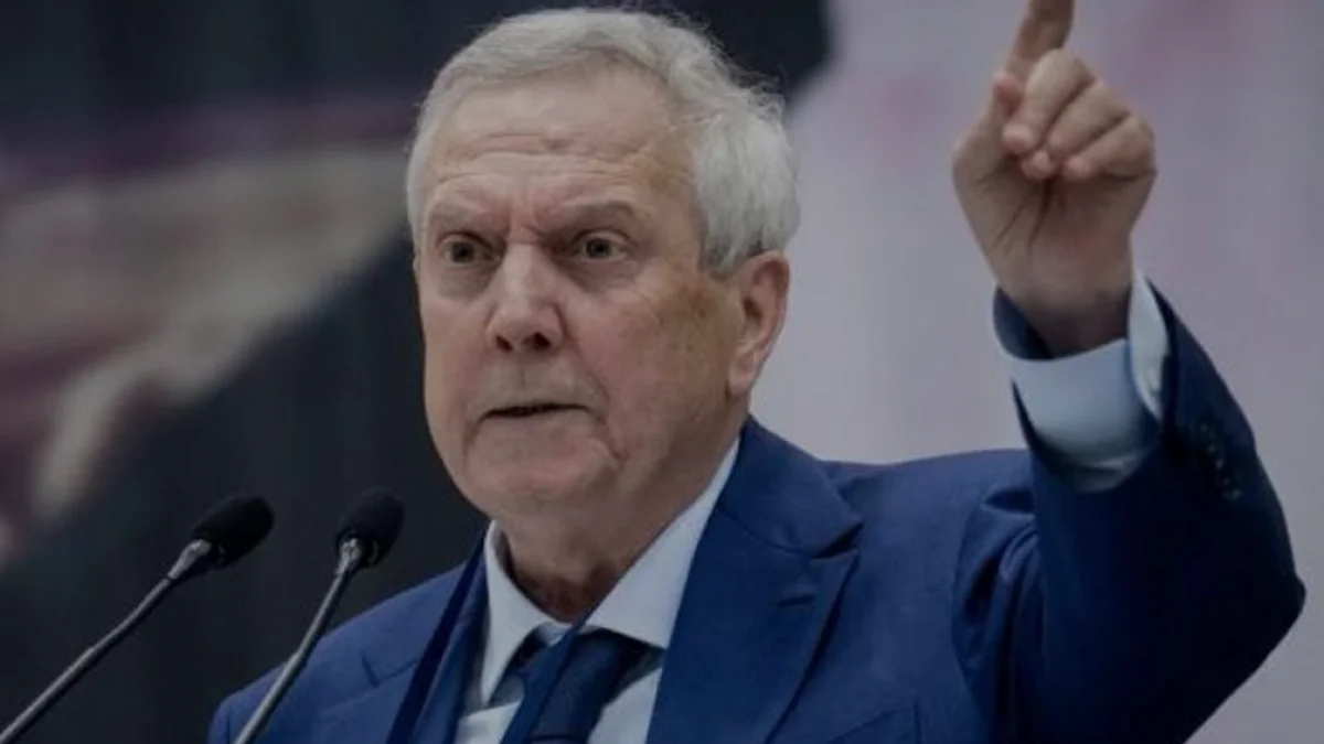 Aziz Yıldırım Fenerbahçe Tesislerinde Derbi Mağlubiyeti İçin Toplandı