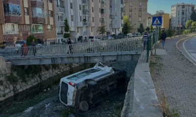 Çorum İskilipte diyaliz hastalarını taşıyan servis çaya uçtu