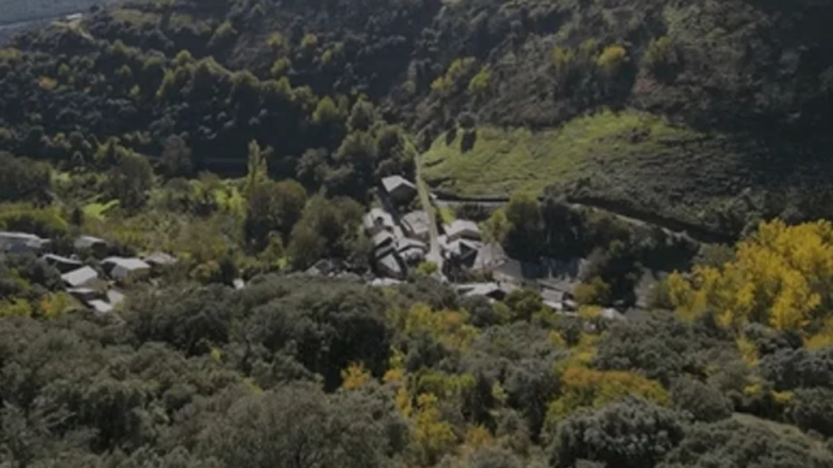 İspanya O Ribeiro bölgesindeki terk edilmiş köyü bedelsiz devrediyor