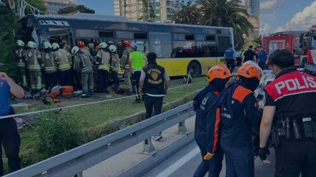 İstanbul Zeytinburnu'nda İki Büyük Ulaşım Kazası