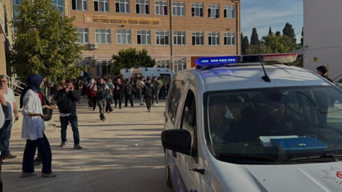 Manisa Turgutlu'da Okul Çevresinde Silahlı Saldırı 8 Yaralı