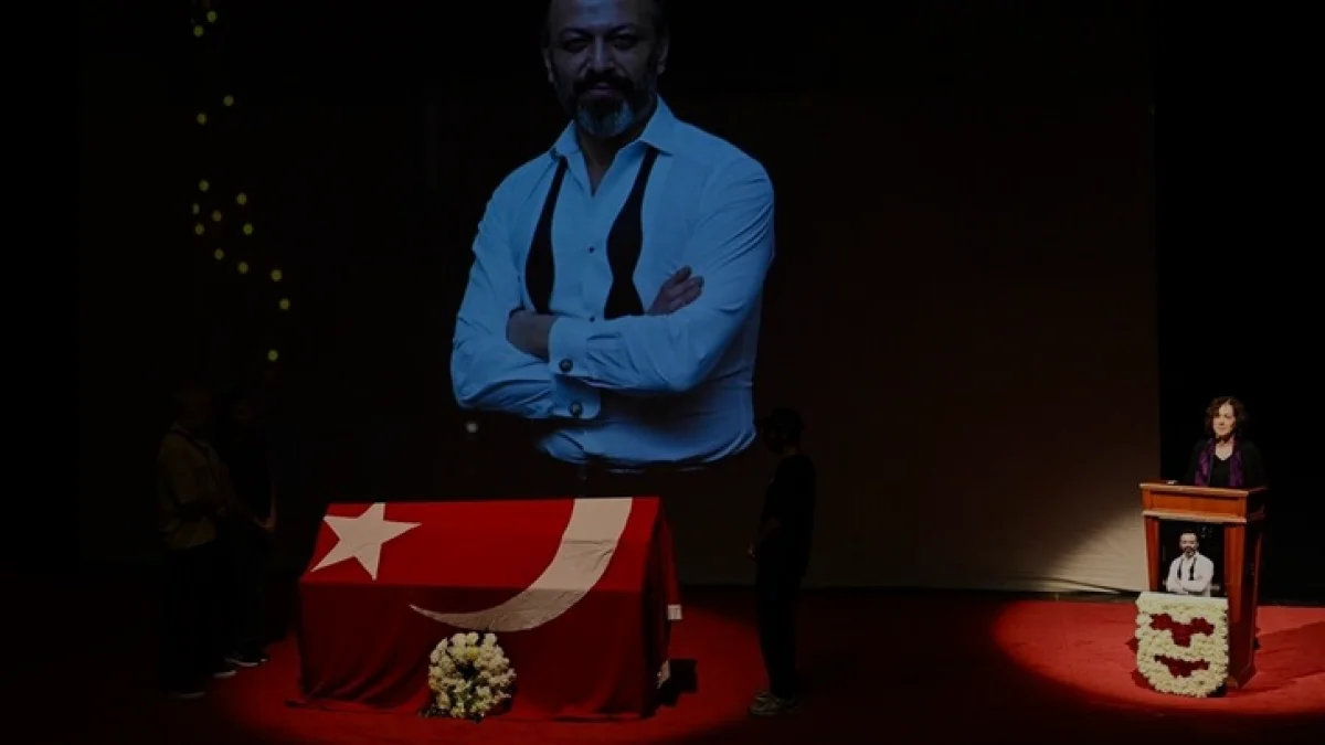Sanat Dünyası Oyuncu Serhat Kılıç'a Veda Etti