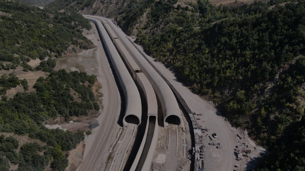 Tokat Niksar Yol Projesinde Tünel İnşaatı Tamamlandı