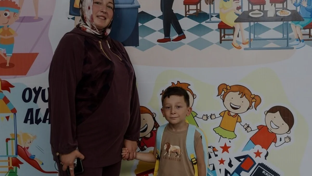 Türkiye'nin ilk rahim nakli bebeği Ömer Özkan okul heyecanı yaşıyor