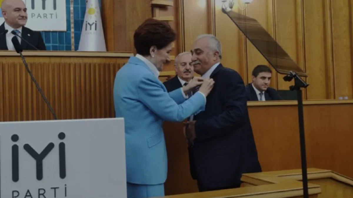 Ahmet Eşref Fakıbaba İYİ Parti ve Milletvekilliğinden İstifa Ediyor