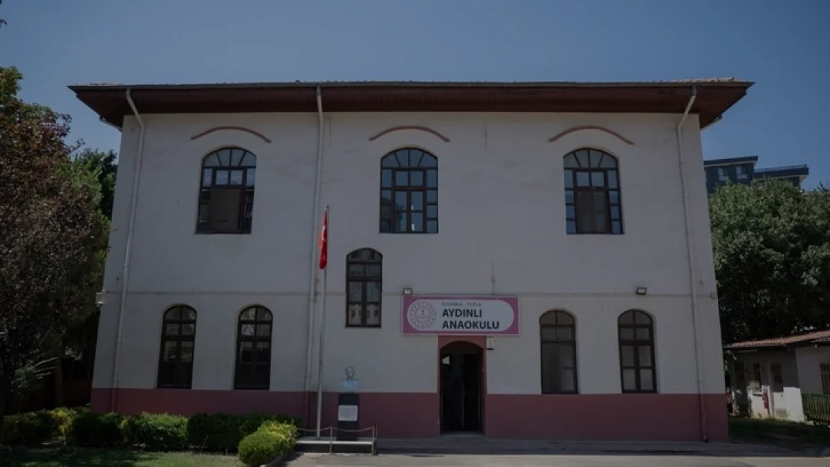 Aydınlı Anaokulu asırlık binasında dijital bağımlılığa karşı tarım projesi