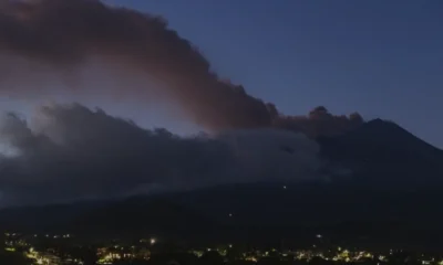 Etna Yanardağı Kül Püskürttü Katanya Havalimanı Uçuşları Durdurdu
