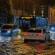 İstanbulda Şiddetli Yağış Nedeniyle Eğitime ve Motosikletlere Engel