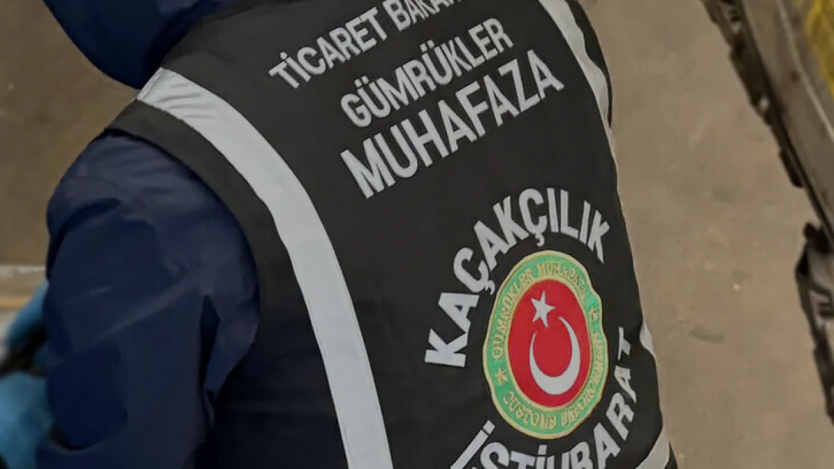 İzmirde kaçak makaron operasyonu 125 milyon liralık el koyma