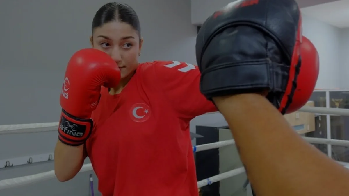 Milli Boksör Buse Nur Yazan Dünya Şampiyonluğu İçin Karadağda Ringe Çıkıyor