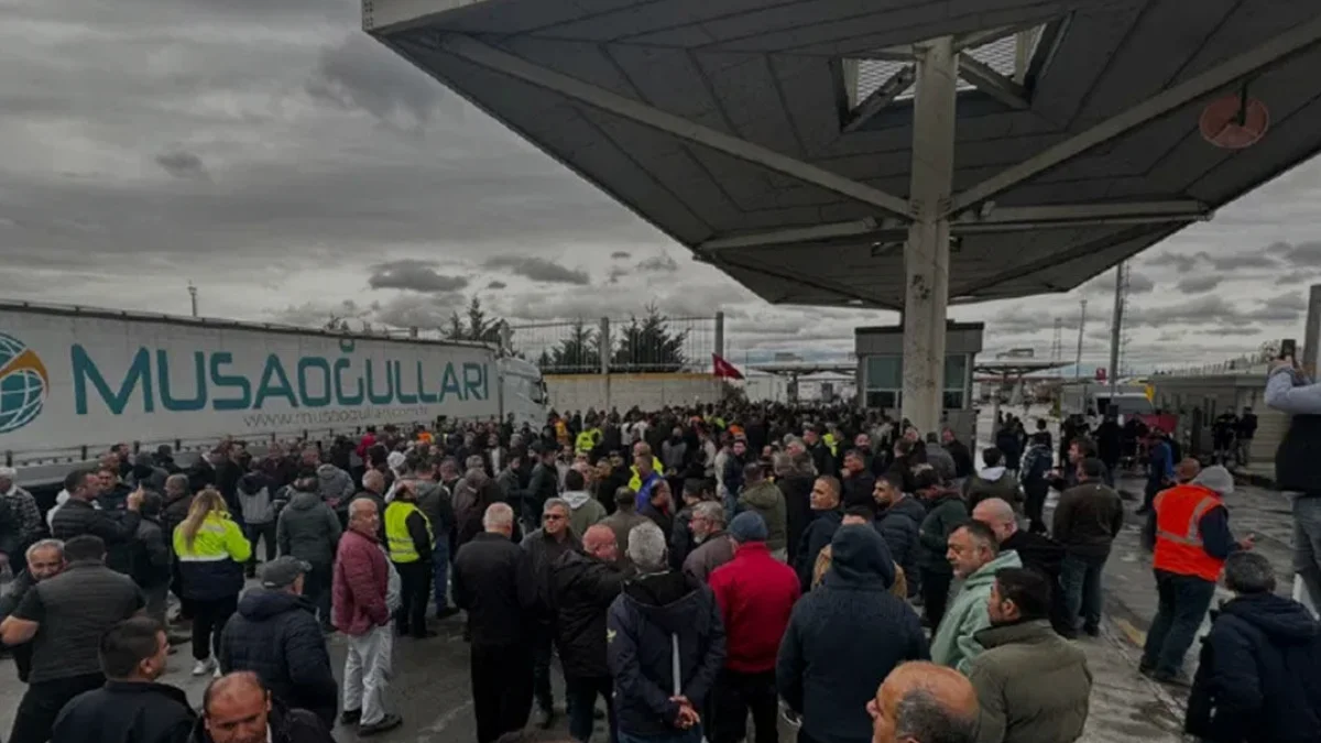 TIR şoförlerinden Edirne sınır kapılarında vize protestosu