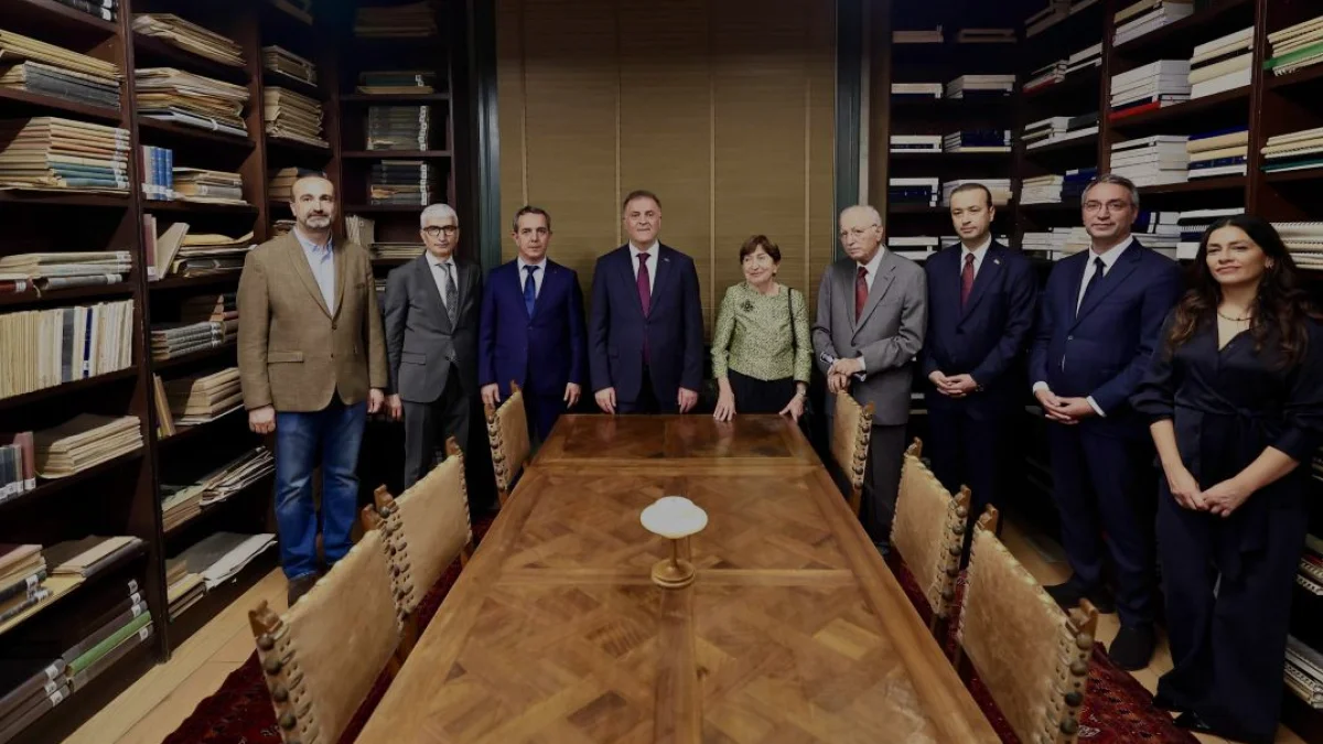 Zafer Toprak Arşivi İBB Cumhuriyet Tarihi Araştırmaları Merkezinde